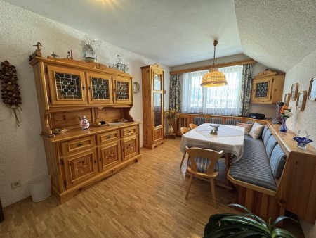 Gepflegtes Wohnhaus mit Nebengebäude, Garage, voll unterkellert, in Admont mit traumhaftem Bergblick