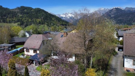Wohnhaus in Admont in herrlich ruhiger Lage mit stilvollem Wintergarten und Carport!
