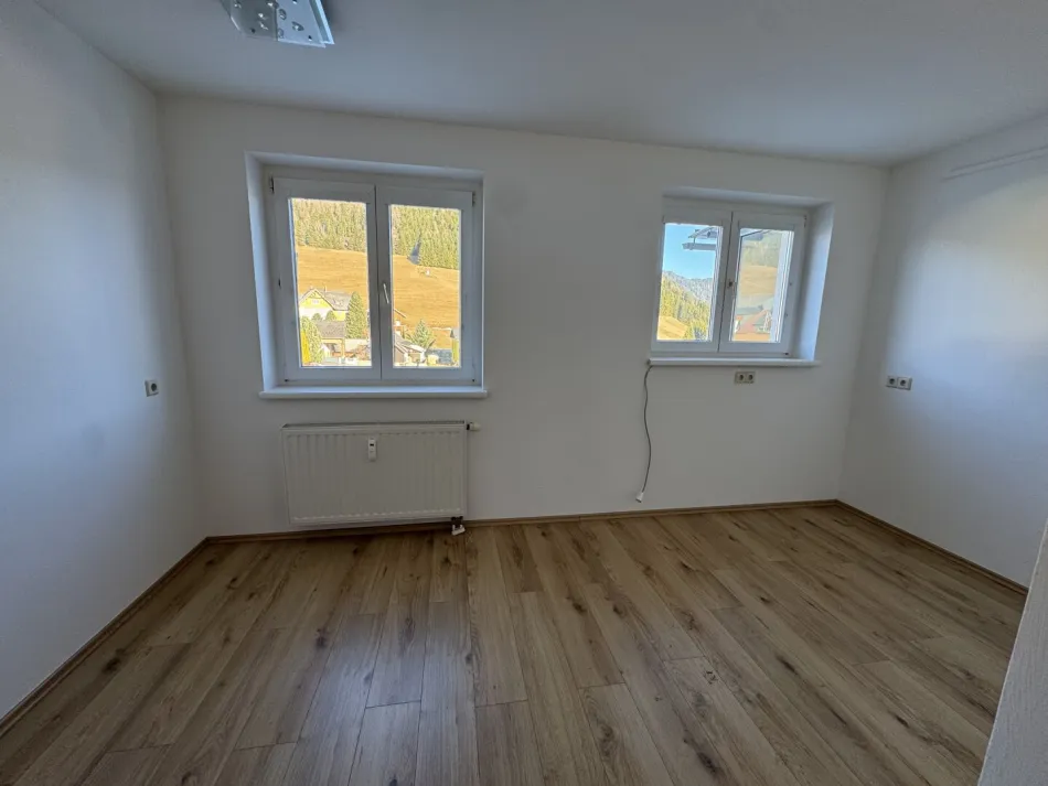 Eigentumswohnung mit 4 Zimmer und südseitige Terrasse und Garage, zweitwohnsitzfähig! - Bild