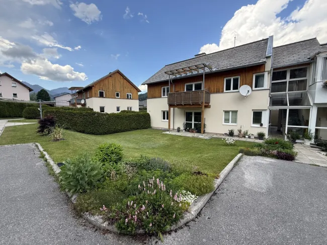 Eigentumswohnung mit 4 Zimmer und südseitige Terrasse und Garage, zweitwohnsitzfähig! - Titelbild