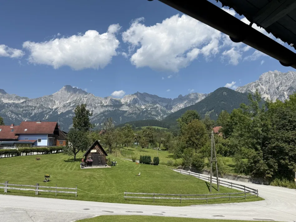 Mietwohnung mit 2 Schlafzimmer, herrlicher Blick auf die Haller Mauern! - Titelbild