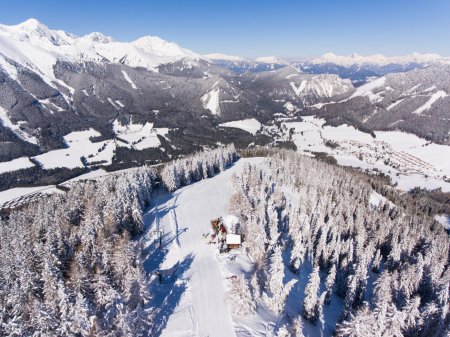 Charmantes Hotel & Schiberg: Ihr Schlüssel zur Bergwelt mit FIS homolgierten Skipisten und vielseitigen Freizeitmöglichkeiten!