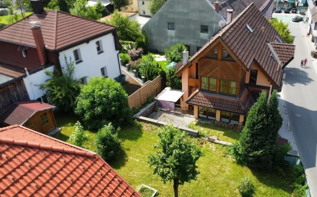 TOP Wohnhaus mit Geschäftslokal, Garten,Terrasse, Garage, zentrale und ruhige Lage! ZWEITWOHNSITZFÄHIG! - Bild