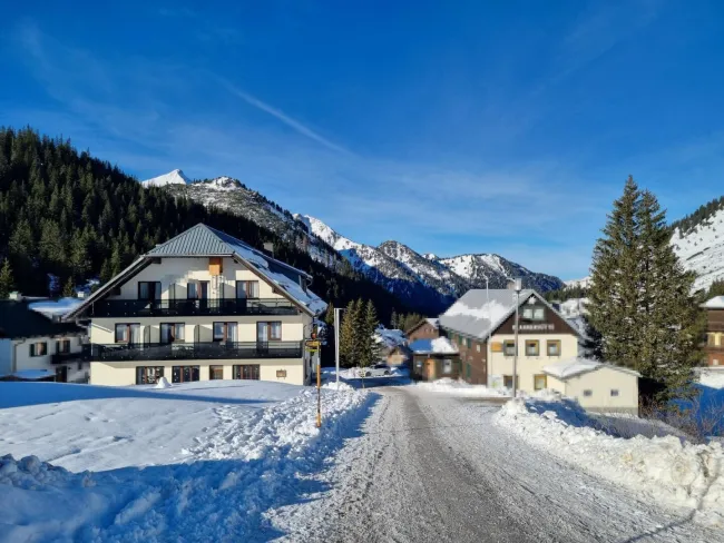 Skihotel mit "Ski In - Ski Out" Zugang - Titelbild