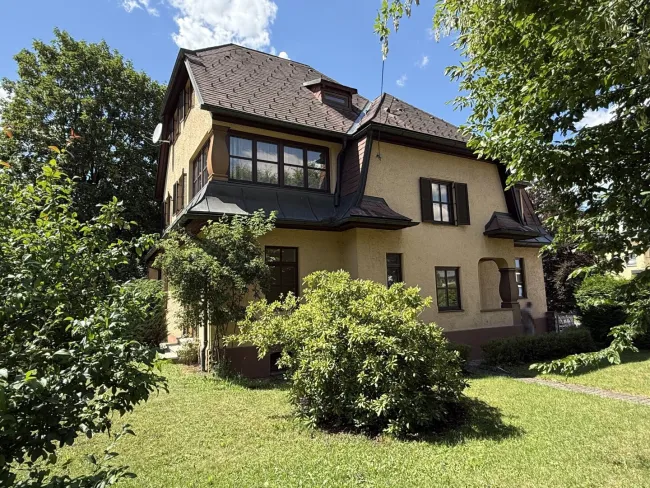Villa! Elegante Zeitreise: Charmante Villa aus 1933 mit zeitlosem Flair! - Bild