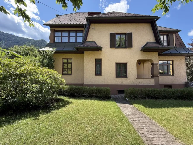 Villa! Elegante Zeitreise: Charmante Villa aus 1933 mit zeitlosem Flair! - Titelbild