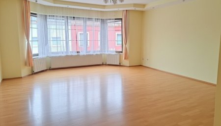 198m² Wohnung oder Büro in Wolkersdorf Stadt