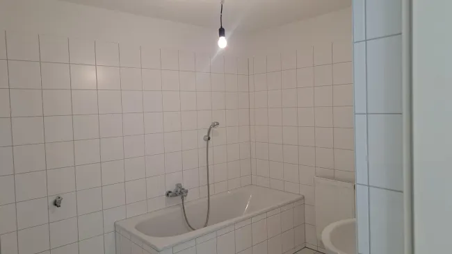 Badezimmer mit Badewanne