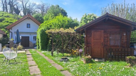 Weinkeller mit Gartenhaus