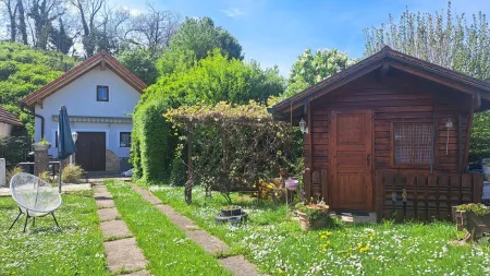 Weinkeller mit Gartenhaus