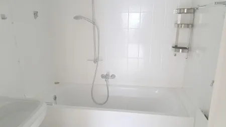 Badezimmer mit Wanne