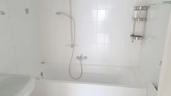 Badezimmer mit Wanne