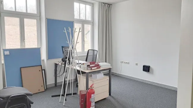 Büro mittig