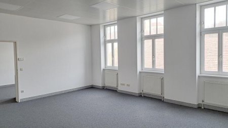 großer Raum links