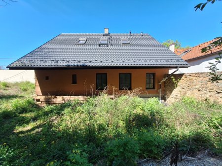 Südansicht mit dem neuen Dach