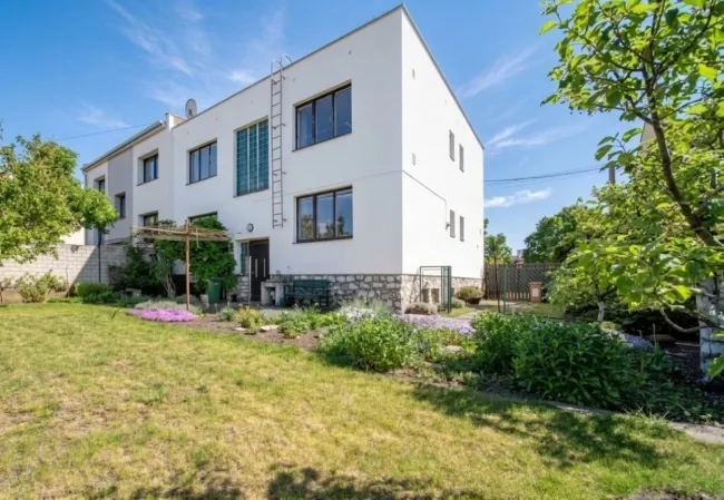 Gartenansicht des Hauses