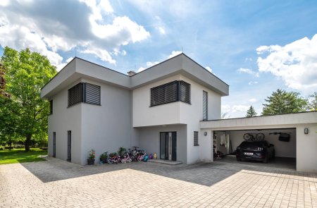 Ruhige Lage trifft Familienkomfort - Einfamilienhaus auf 729m² Fahnengrundstück in Strasshof