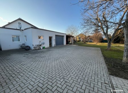 Garage Außenansicht1