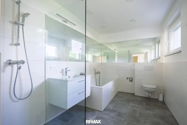 Badezimmer EG