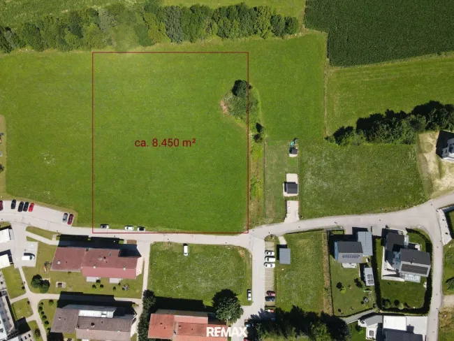 Grundstück 8451 m²