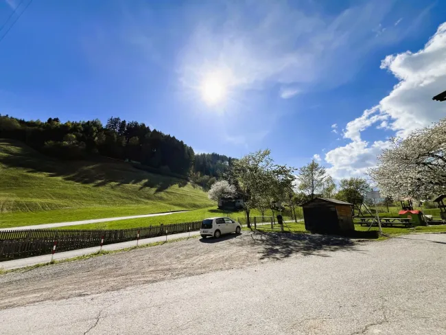 PREISHIT in TRAUMLAGE: Sonniges Grundstück mit geplantem Einfamilienhaus nur wenige Autominuten von Innsbruck zu kaufen! - Bild