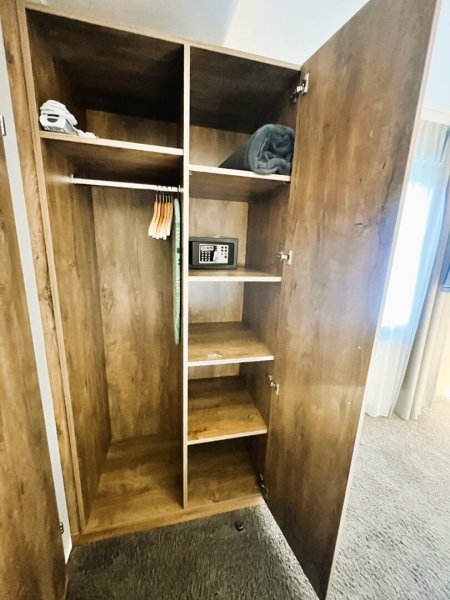 Kleiderschrank
