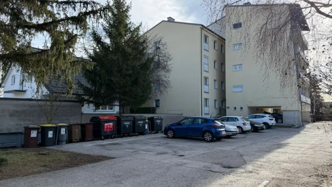 Anlage oder Eigenbedarf! Sonnige Loggia mit Grünblick, 2-Zi. EG-Wohnung - Bild
