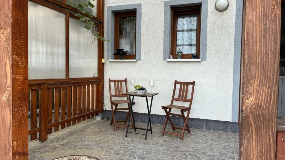 Traumhafte Presshaus-Oase in Jetzelsdorf - vollsaniert, Wohnküche, Schlafzimmer, Bad, WC - Bild