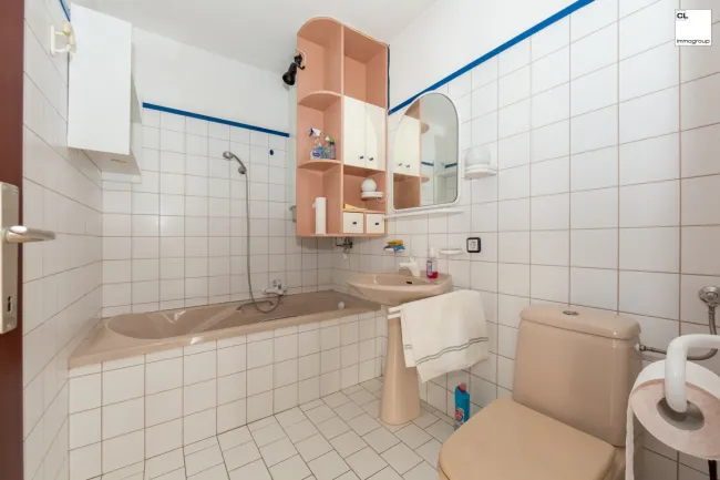 Badezimmer mit Badewanne