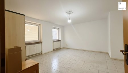 Günstige Miete bei Eigenleistung!! Büro, Gewerbeflächen, Gemeinschaftspraxis - vielseitig nutzbare Immobilie!