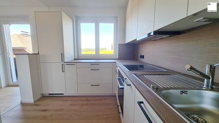Charmante 3 Zimmer Dachgeschoss Wohnung in Eugendorf zu mieten!