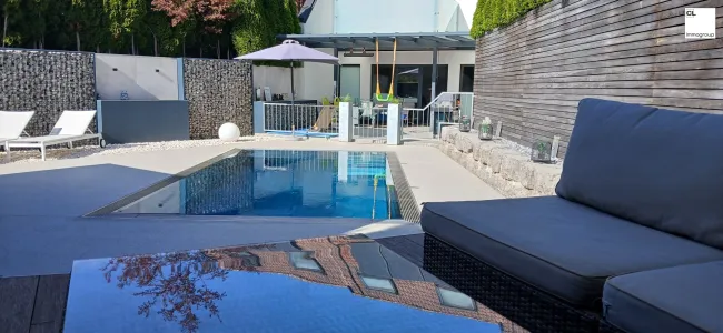 Traumhaft schöne, moderne Reihenvilla mit Pool, Garten, Terrasse und Garage - ideale Lage in Hallwang mit schönem Ausblick! - Bild