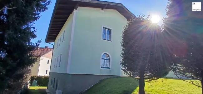 Großzügiges Zweifamilienhaus in Seekirchen am Wallersee - Ihr neues Zuhause mit schönen Ausblicken, großem Garten, Balkon, Doppelgarage und Gartenlaube (c) CL-immogroup, www.CL-immogroup.at