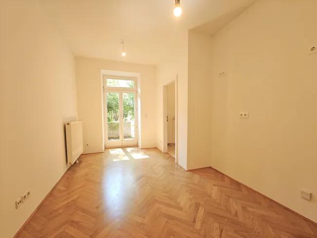 Nähe Raimund Theater: Hofruhelage + Großer Garten mit Terrasse + 6 Min. zur U4 + Perfekte Wohnlage + Südwest-Ausrichtung + Garage optional - Titelbild