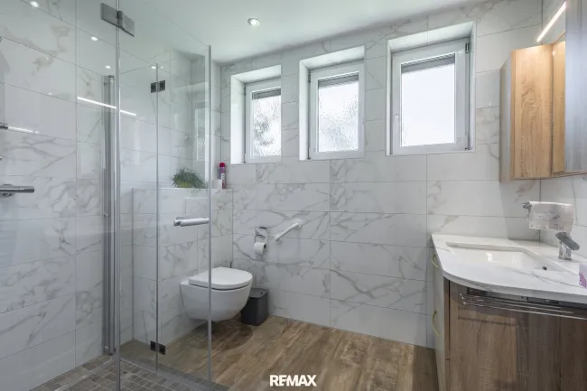 Badezimmer EG