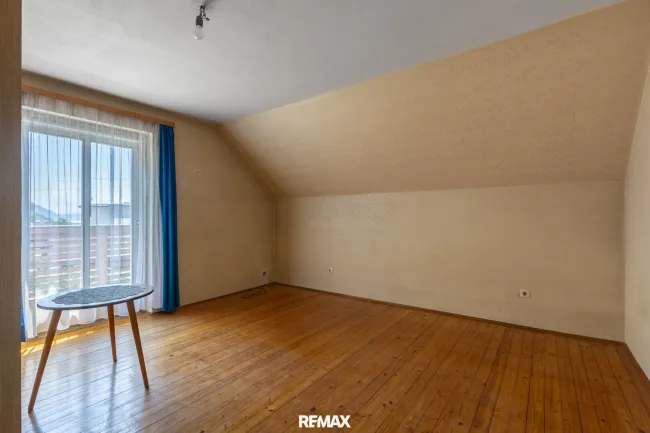 Zimmer 2 OG