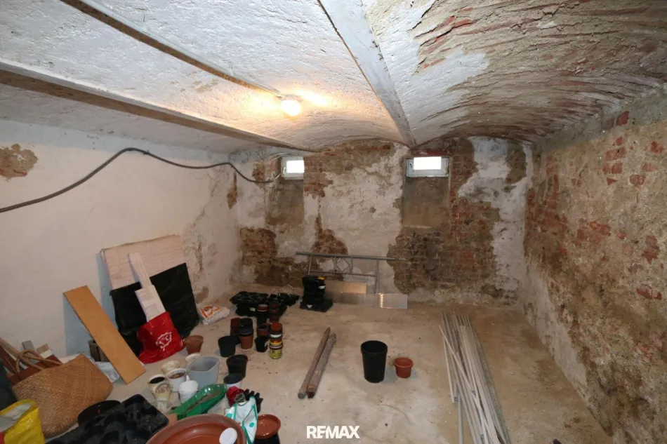 Zinshaus, Mehrparteienhaus, Mitarbeiterwohnungen - Bild