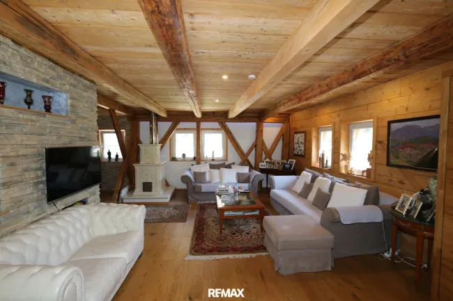chaletartige Wohnung mit riesigem Garten, beinahe ein ganzes Haus - Bild
