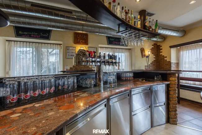 "Traditions-Cafe" sucht neuen Barista-Meister + Wohnung im Ausbau - Bild