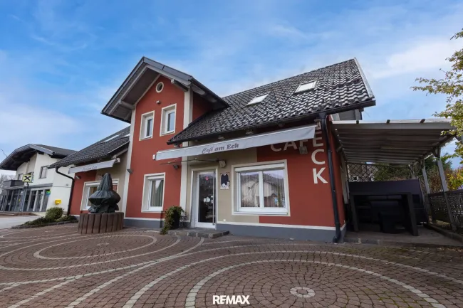 "Traditions-Cafe" sucht neuen Barista-Meister + Wohnung im Ausbau - Bild