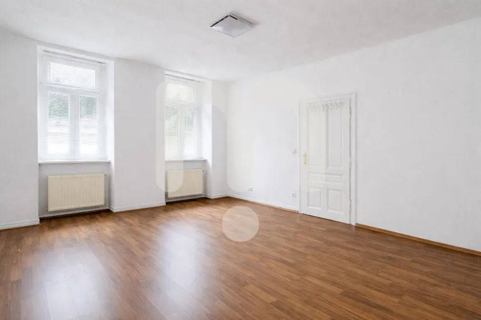 Erdgeschosswohnung in gefragter Lage des 18. Bezirks – kompakt, funktional und mit Gestaltungspotenzial - Titelbild