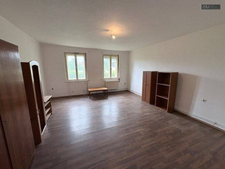 Einfamilienhaus mit großem Grundstück in ruhiger Lage