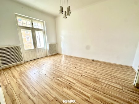 Büro/ Warteraum mit Balkon