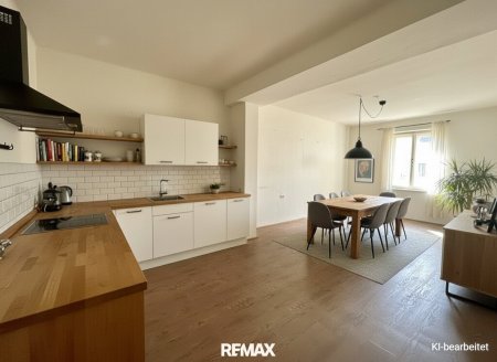 Großzügige 4-Zimmer-Wohnung mit Renovierungsbedarf in zentraler Lage in Klagenfurt, geeignet für Familien oder WG´s