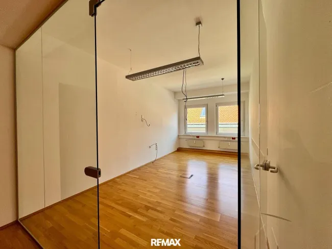 Büro 1