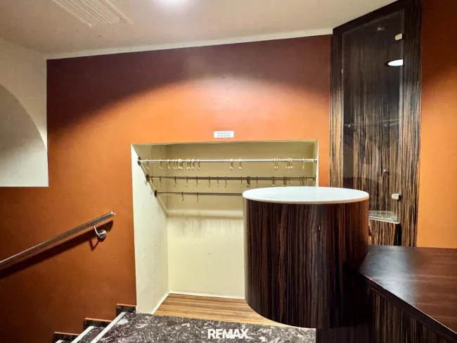 Bar Garderobe