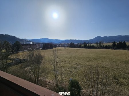Helle 2-Zimmer-Wohnung mit Loggia und herrlicher Aussicht