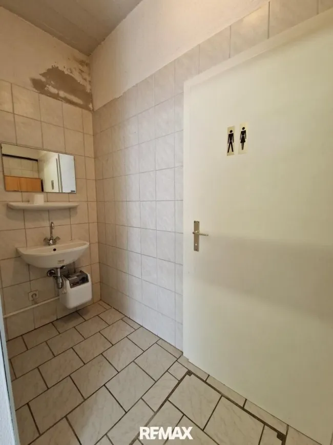 Eingang Sanitär