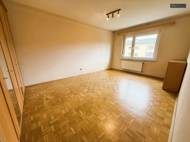 Großzügige und gepflegte 4-Zimmer-Wohnung mit Loggia in Hartberg - Bild
