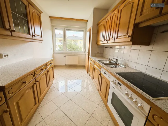 Großzügige und gepflegte 4-Zimmer-Wohnung mit Loggia in Hartberg - Bild